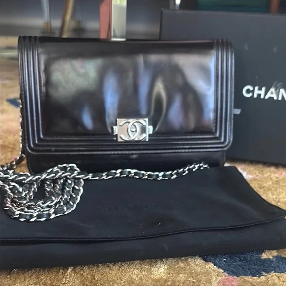 CHANEL Crossbody WOC - Picture 2 of 12